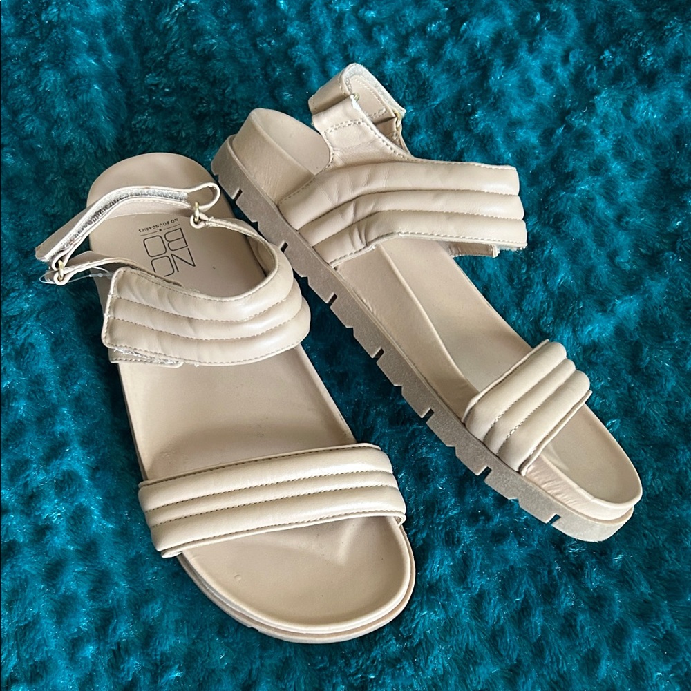 No Boundaries Adjustable Strap Sandals — size 11 Women's